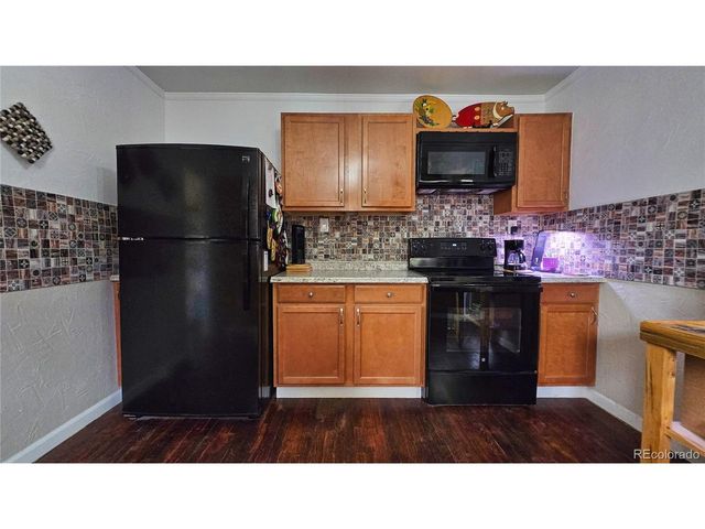 1008 W 7th St, Walsenburg, CO 81089