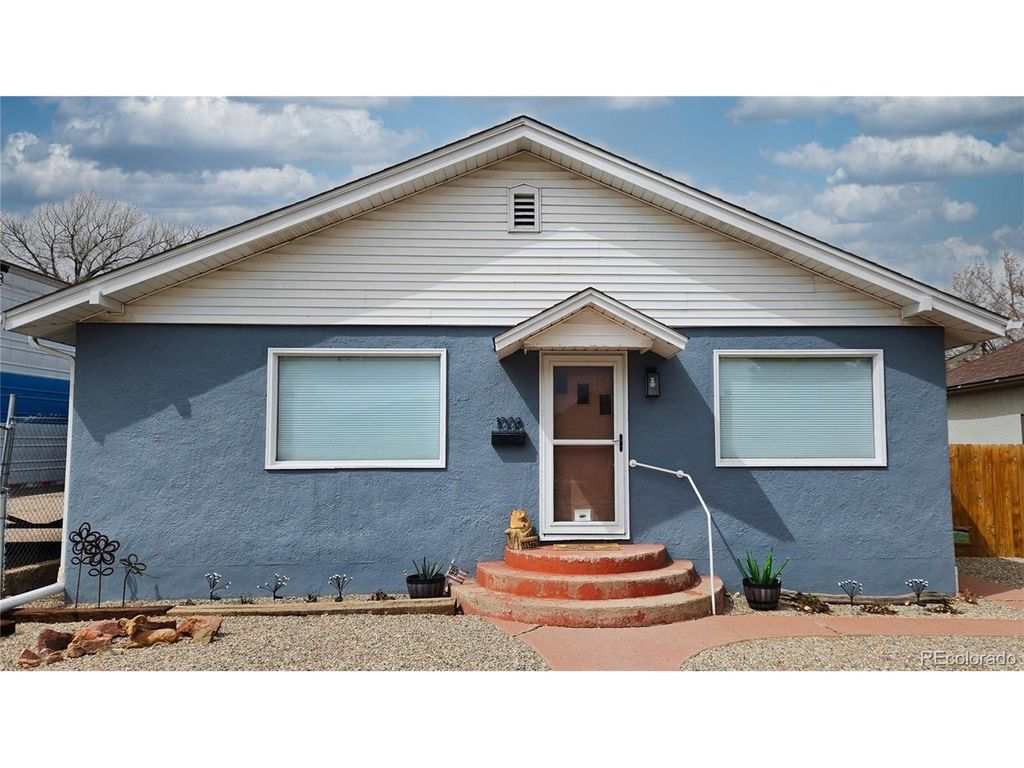 1008 W 7th St, Walsenburg, CO 81089
