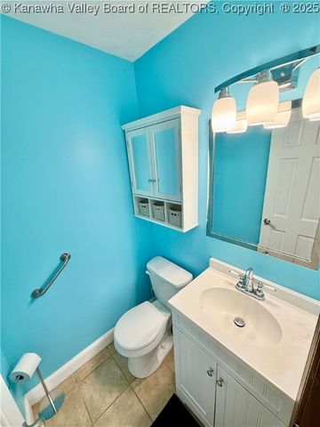 108 Sun Valley, Scott Depot, WV 25560