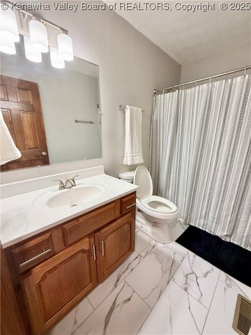 108 Sun Valley, Scott Depot, WV 25560