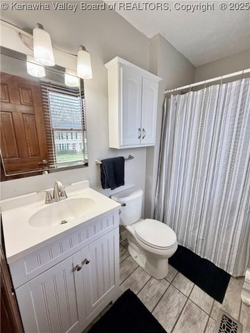 108 Sun Valley, Scott Depot, WV 25560