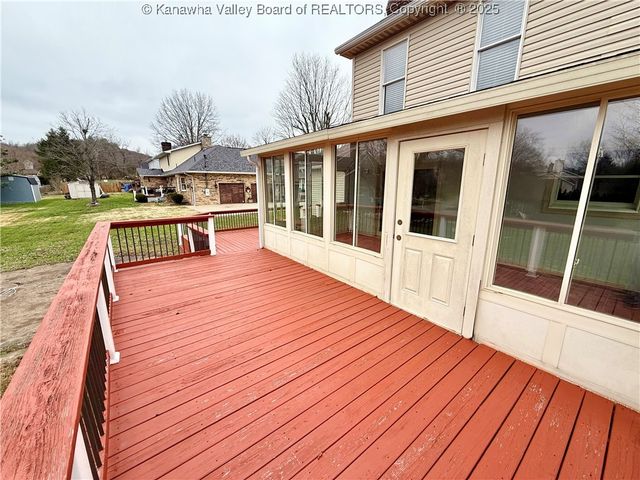 108 Sun Valley, Scott Depot, WV 25560