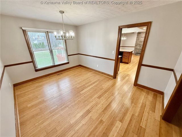 108 Sun Valley, Scott Depot, WV 25560