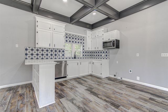 17308 E Darleen DR, Leander, TX 78641