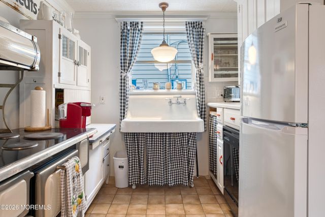 110 Heck Avenue, Ocean Grove, NJ 07756