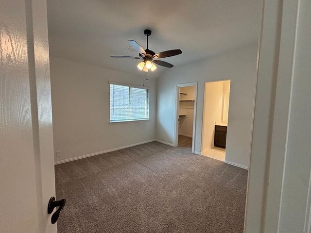 1080 Canuela Way, Justin, TX 76247