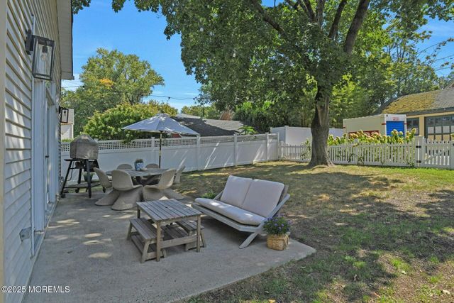 88 Mclaren Street, Red Bank, NJ 07701