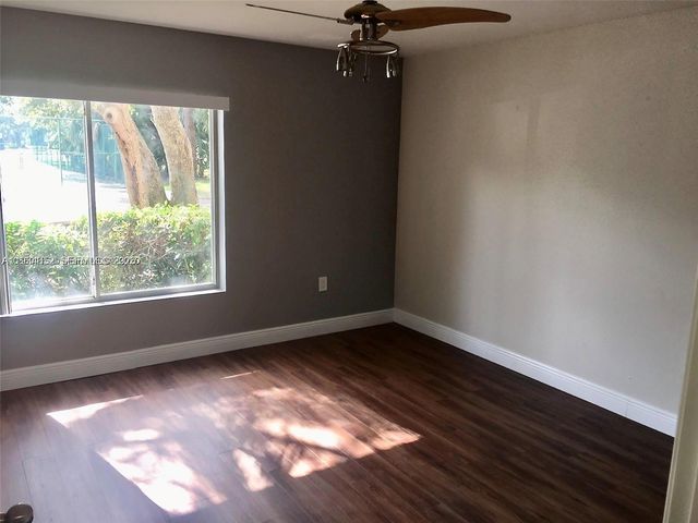 2445 NW 33rd St 1404, Oakland Park, FL 33309