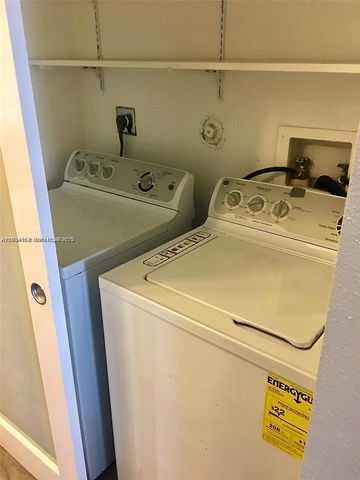 2445 NW 33rd St 1404, Oakland Park, FL 33309