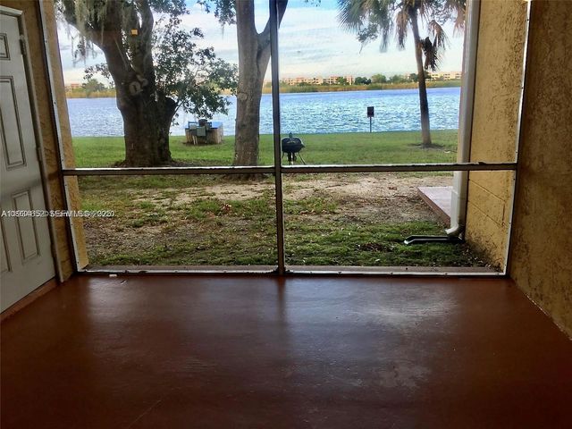 2445 NW 33rd St 1404, Oakland Park, FL 33309