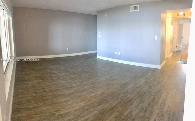 2445 NW 33rd St 1404, Oakland Park, FL 33309