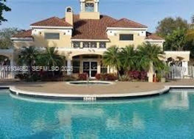 2445 NW 33rd St 1404, Oakland Park, FL 33309