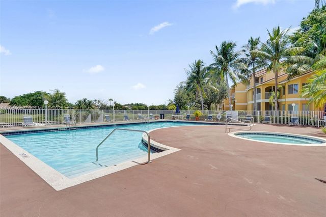 2445 NW 33rd St 1404, Oakland Park, FL 33309