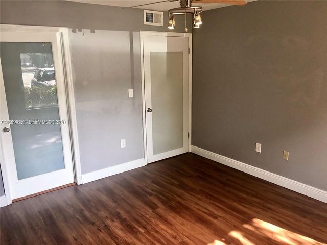 2445 NW 33rd St 1404, Oakland Park, FL 33309