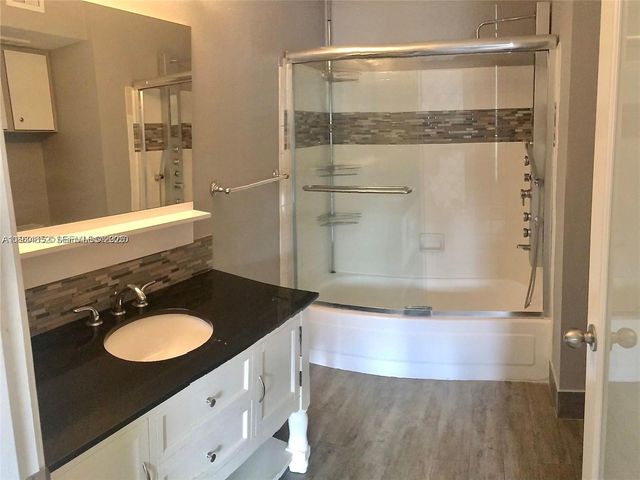 2445 NW 33rd St 1404, Oakland Park, FL 33309