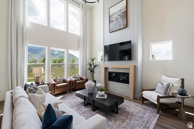 1033 W PARAMOUNT CV, Riverdale, UT 84405