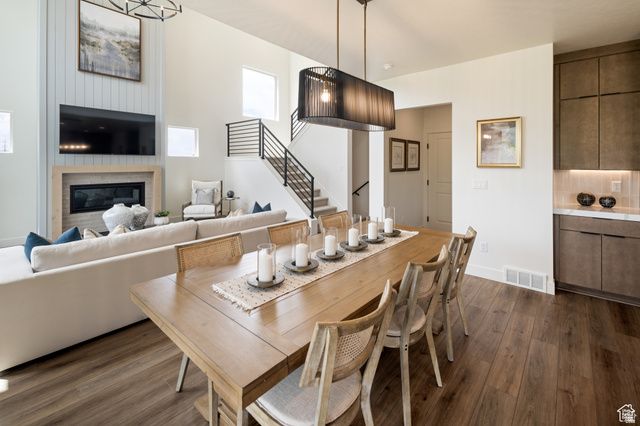 1033 W PARAMOUNT CV, Riverdale, UT 84405