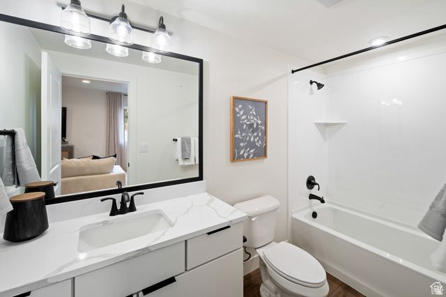1033 W PARAMOUNT CV, Riverdale, UT 84405