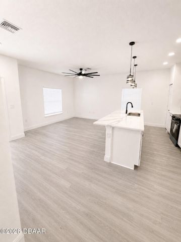 545 N Lincoln Street, Daytona Beach, FL 32114