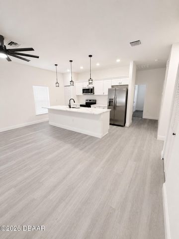 545 N Lincoln Street, Daytona Beach, FL 32114