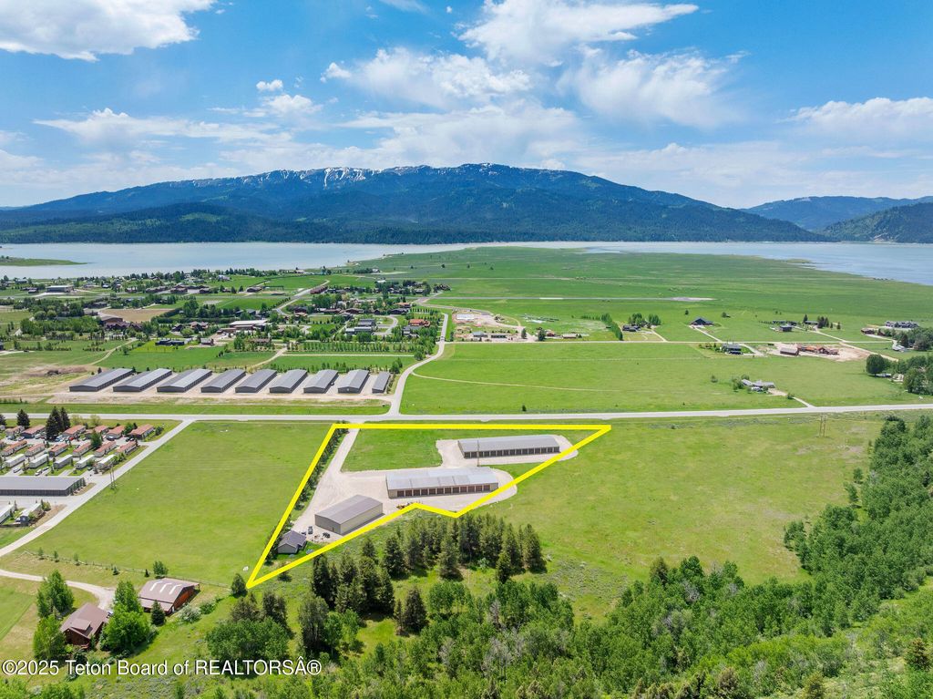 1300 US-26, Alpine, WY 83128
