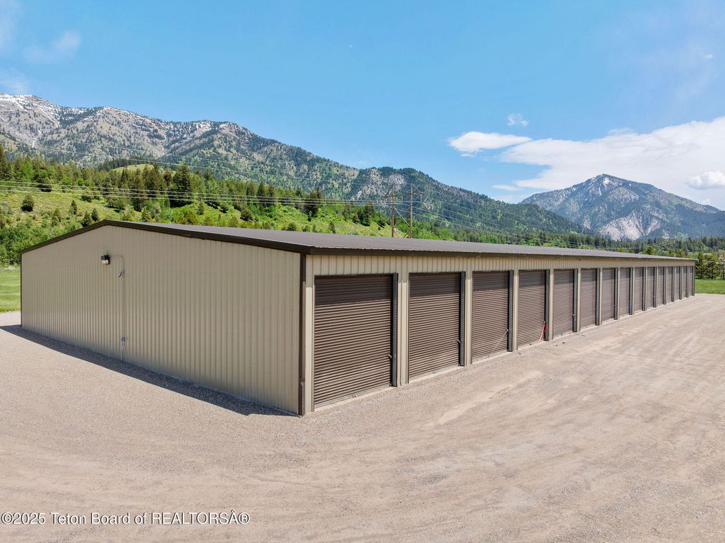 1300 US-26, Alpine, WY 83128 photo 11