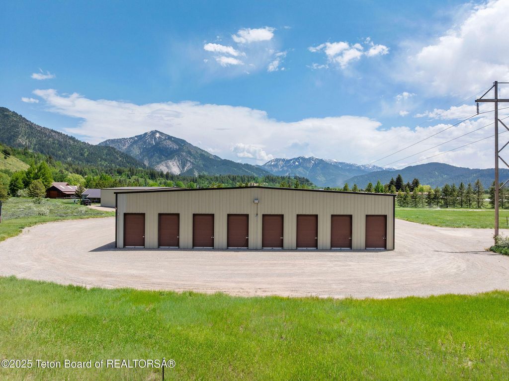 1300 US-26, Alpine, WY 83128 photo 14