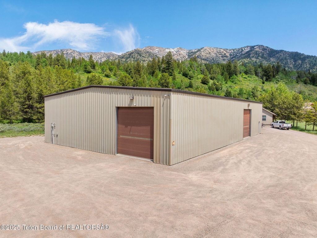 1300 US-26, Alpine, WY 83128 photo 16