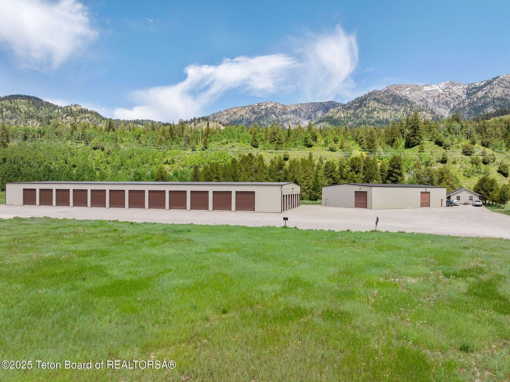 1300 US-26, Alpine, WY 83128 photo 19