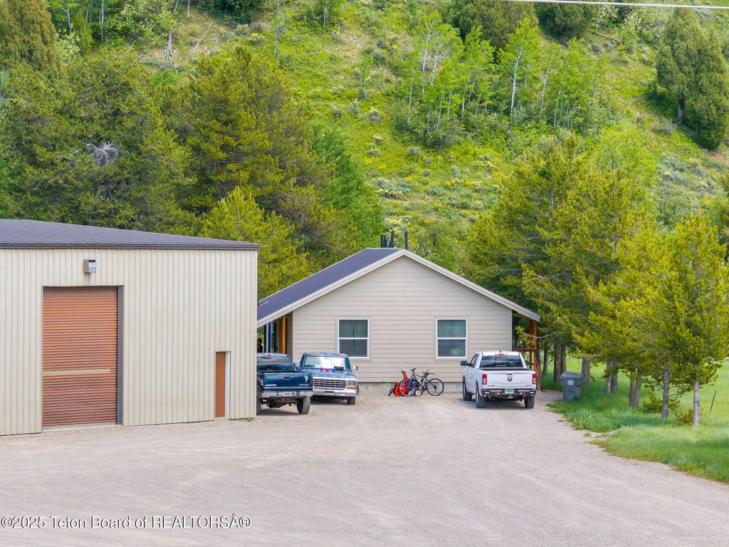 1300 US-26, Alpine, WY 83128 photo 20