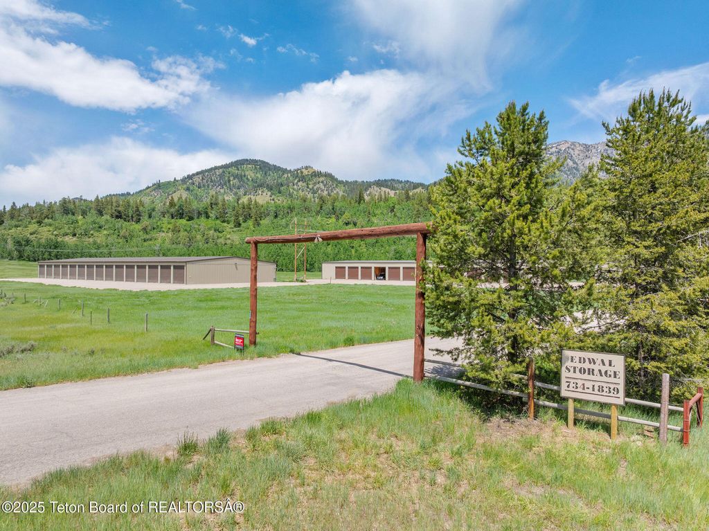 1300 US-26, Alpine, WY 83128 photo 21