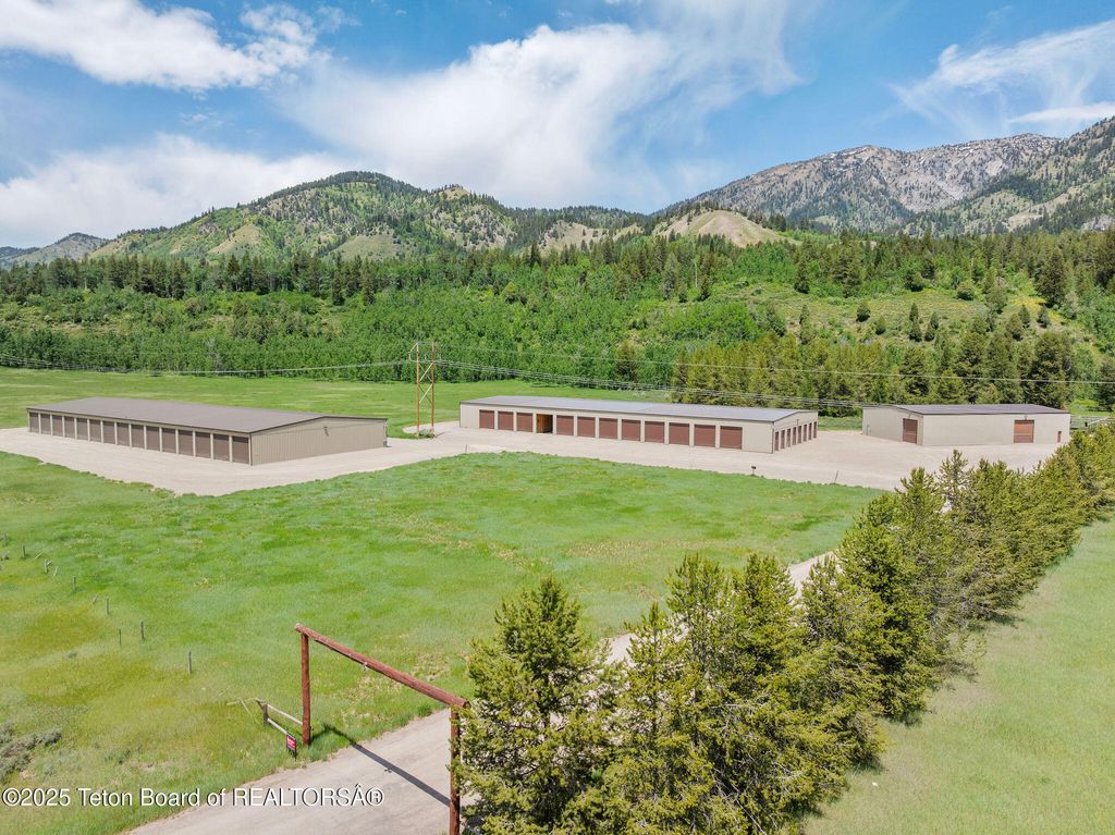 1300 US-26, Alpine, WY 83128 photo 22