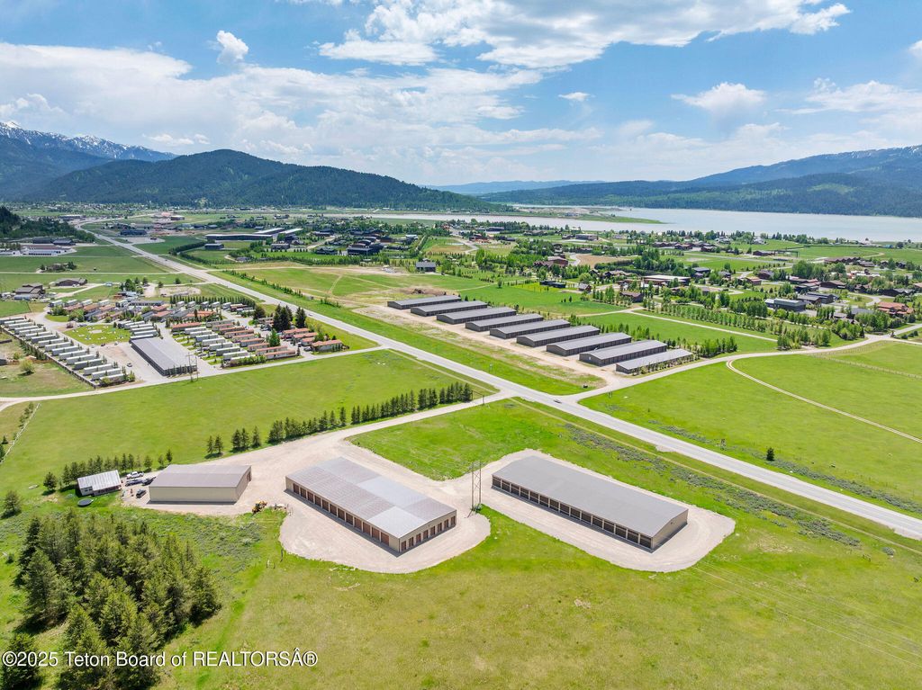 1300 US-26, Alpine, WY 83128 photo 7