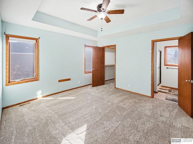 2304 E 16th Street, York, NE 68467