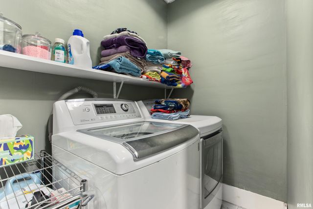 211 W PERSHING Street, Morton, IL 61550