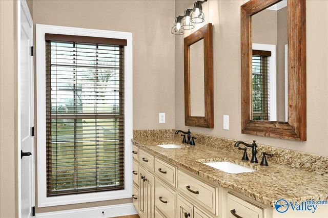 123 Beacon Street, Moulton, AL 35650