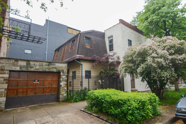 2823 W SHAKESPEARE Avenue 2, Chicago, IL 60647