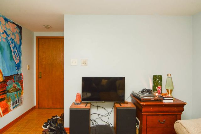 2823 W SHAKESPEARE Avenue 2, Chicago, IL 60647