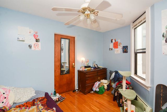 2823 W SHAKESPEARE Avenue 2, Chicago, IL 60647