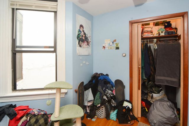 2823 W SHAKESPEARE Avenue 2, Chicago, IL 60647