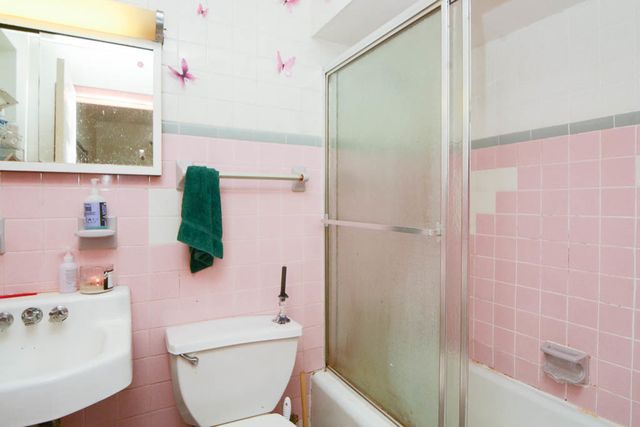 2823 W SHAKESPEARE Avenue 2, Chicago, IL 60647