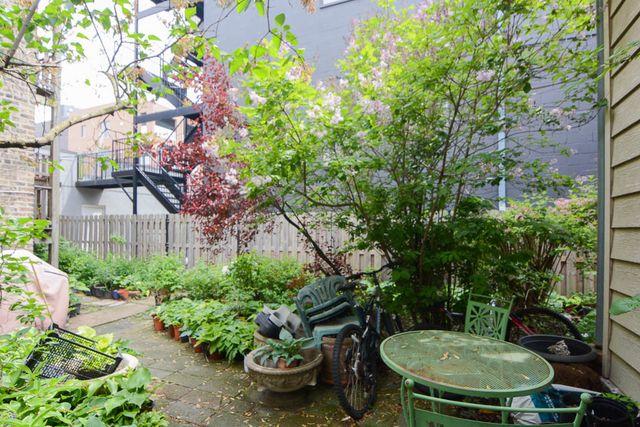 2823 W SHAKESPEARE Avenue 2, Chicago, IL 60647