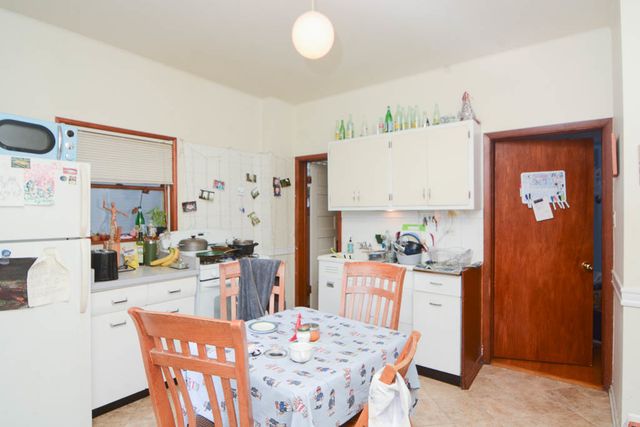 2823 W SHAKESPEARE Avenue 2, Chicago, IL 60647