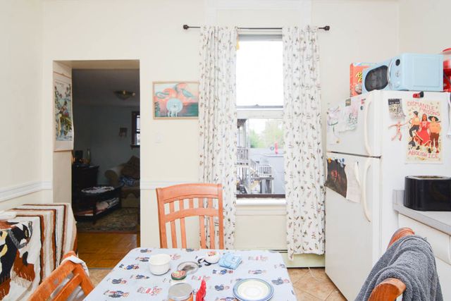 2823 W SHAKESPEARE Avenue 2, Chicago, IL 60647