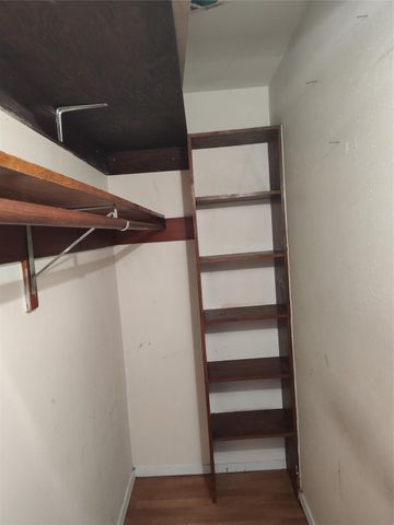 2201 Fountain View Drive 14J, Houston, TX 77057