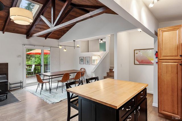 10680 Old River Rd, Forestville, CA 95436