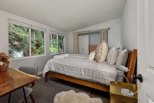 10680 Old River Rd, Forestville, CA 95436