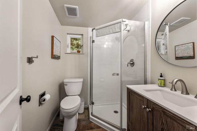 10680 Old River Rd, Forestville, CA 95436