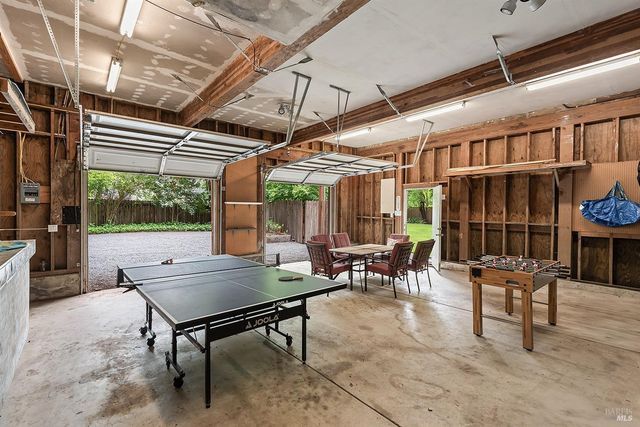 10680 Old River Rd, Forestville, CA 95436