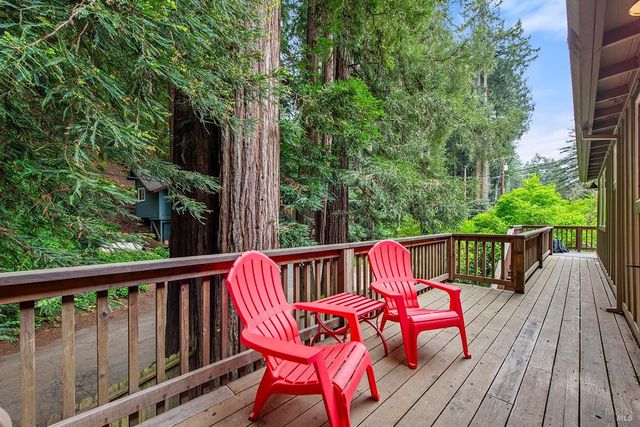 10680 Old River Rd, Forestville, CA 95436